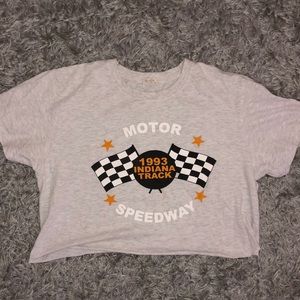 Cropped light gray graphic tee